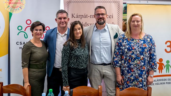 A szülőföldön való megmaradás kérdéseiről tanácskoztak a délvidéki Topolyán.Fotó:KCSSZ 