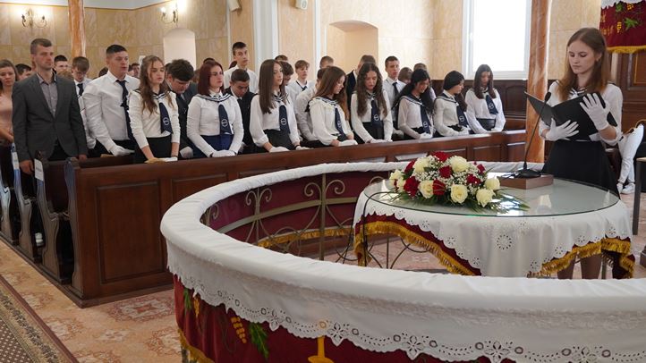 A Kárpátaljai Magyar Líceum központi tanévnyitója Nagydobronyban - Az anyanyelvi oktatás megőrzése a cél