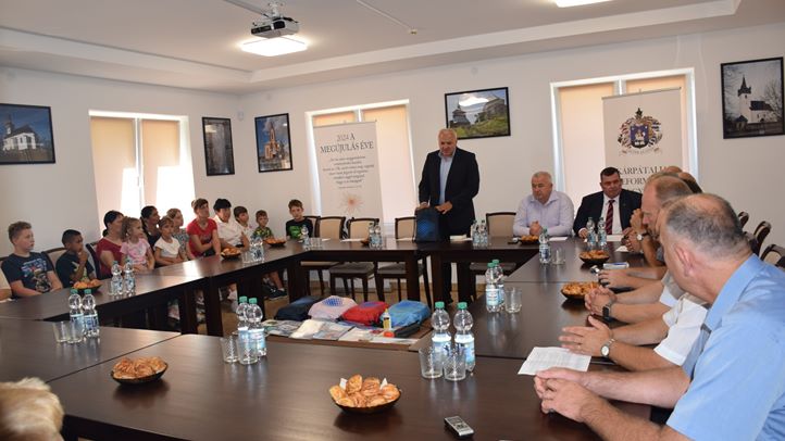 959 gyerek kapott tanszercsomagot a Kárpátaljai Református Egyház szervezésében - „Legyetek Isten igéjének cselekvői…”