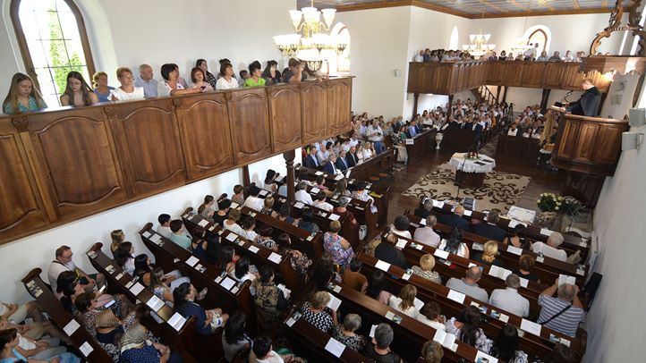 A Kárpátaljai magyar iskolák központi tanévnyitó ünnepségén - „Mindeddig megsegített minket az Úr”  Fotó: Fábián Zoltán 