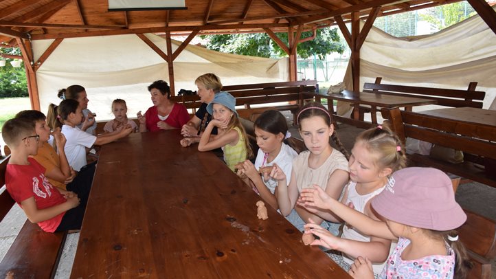 Ukrán tábor a Kárpátaljai Magyar Nagycsaládosok Egyesülete szervezésében - Nyelvtanulás játékosan