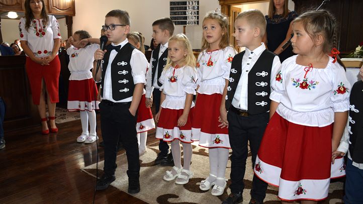 A Kárpátaljai magyar iskolák központi tanévnyitó ünnepségén - „Mindeddig megsegített minket az Úr”  Fotó: Fábián Zoltán 
