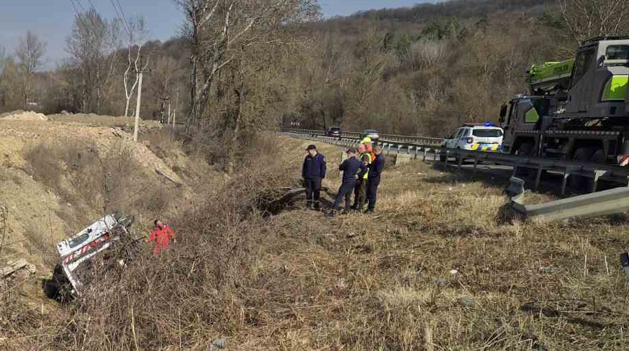 Ungvár közelében balesetet szenvedett egy mentőautó