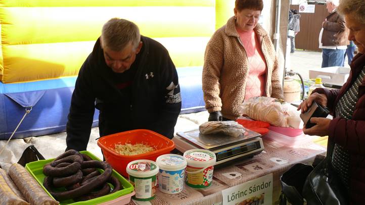 Őszi vásár és gazdanap Mezőváriban - Hálaadás, köszönet, közösségépítés. Fotó: Kárpátinfó/ Kovács Erzsébet
