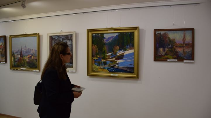 Képzőművészeti kiállítás Magyarország Beregszászi Konzulátusán - Bemutatja gyűjteményét a Péterfalvi Képtár. Fotó: Kárpátinfó/ Kovács Elemér