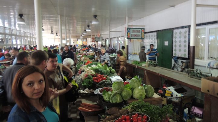 A piacokon télen-nyáron bőséges a kínálat. Fotó: Kárpátinfó/ Kovács Elemér