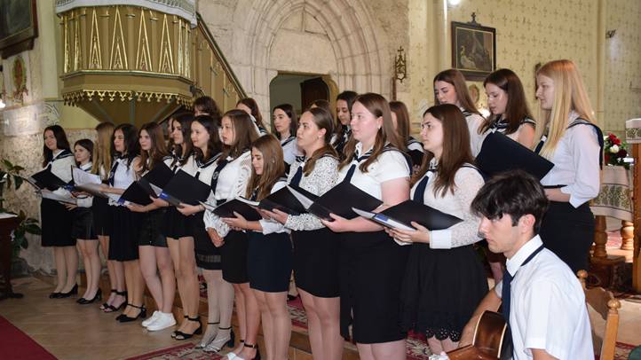 Diplomaátadó ünnepség a Felsőfokú Szakképzési Intézetben - Higgyünk álmaink szépségében. Fotó: Kárpátinfó/ Kovács Elemér