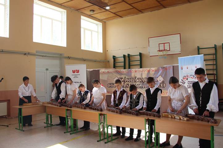 Kárpátaljai citerások találkozója, másodszor - Örömzenélés Sárosorosziban