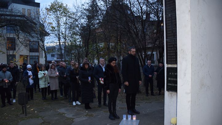 A málenykij robot áldozataira emlékeztek Beregszászon - Főhajtás imával, névsorolvasással, gyertyás felvonulással. Fotó: Kárpátinfó/ Kovács Elemér