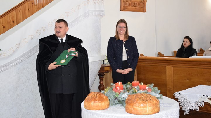 Magyarok kenyere: oklevélátadás Verbőcön - A búzaszem is a békéről álmodik. Fotó: Kárpátinfó/ Kovács Elemér