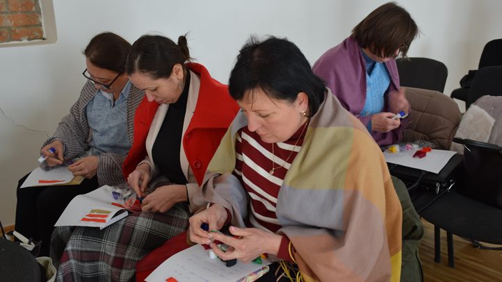 Viseletvarrók szakmai napja az ungvári várban - Inspiráció Kárpátalja népi varrásmintáiból és díszítményeiből. Fotó: Kárpátinfó/ Kovács Erzsébet