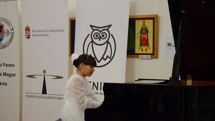 Hangverseny Beregszászban - Ünnepi ZeneVarázslat. Fotó: Kárpátinfó/ Kovács Erzsébet