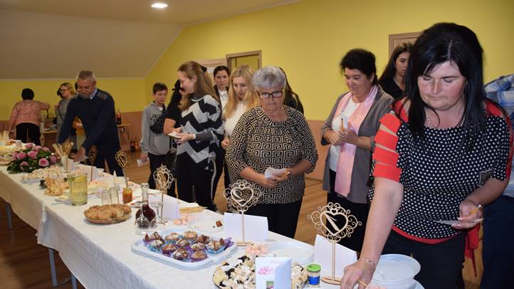 Családi délután a rózsahölgyek szervezésében - Híd a generációk között. Fotó: Kárpátinfó/ Kovács Erzsébet