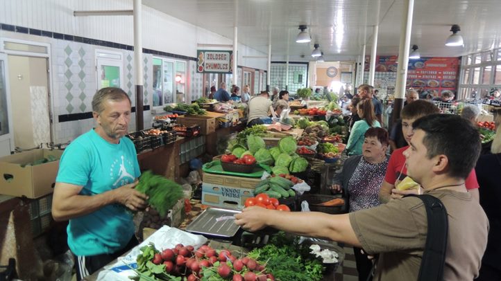 A piacokon télen-nyáron bőséges a kínálat. Fotó: Kárpátinfó/ Kovács Elemér