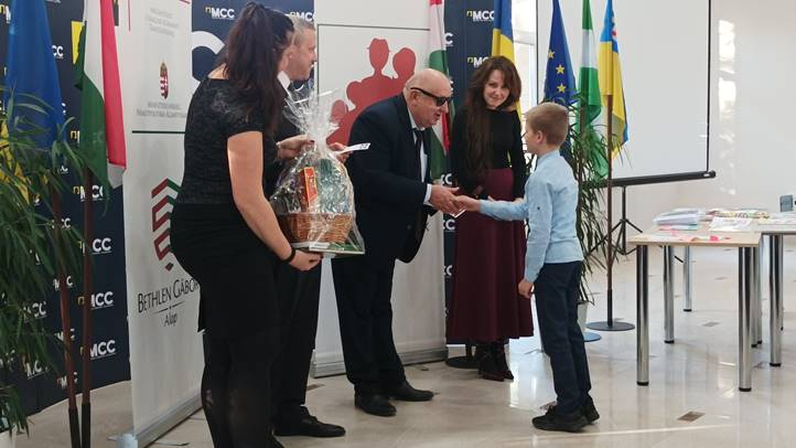 Ünnepi díjátadó a nagycsaládosoknál -  A szabadság napja