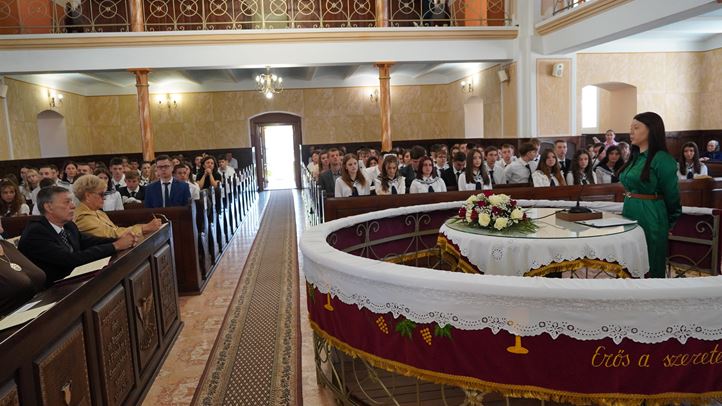 A Kárpátaljai Magyar Líceum központi tanévnyitója Nagydobronyban - Az anyanyelvi oktatás megőrzése a cél