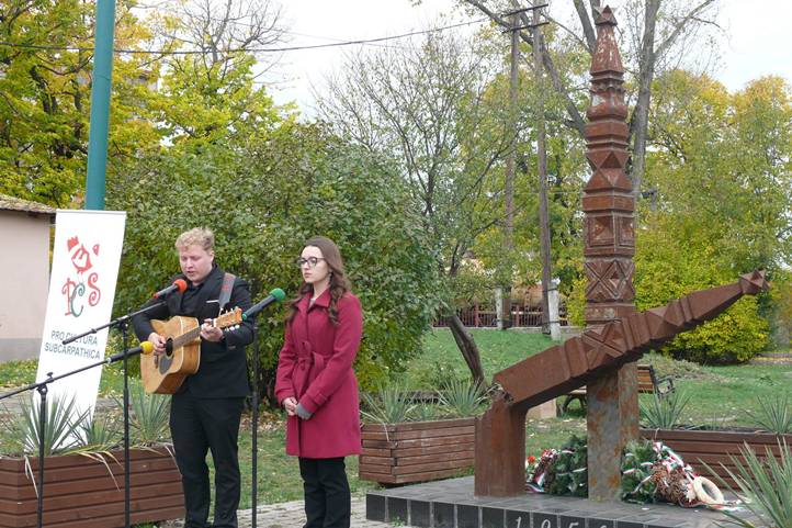 1956 hőseire emlékeztek Beregszászon - A szabadságvágy erősebb az elnyomásnál. Fotó: Kárpátinfó/ Kovács Elemér