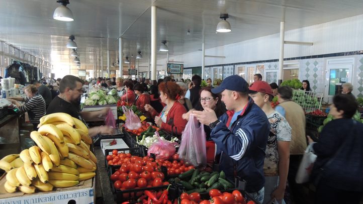 A piacokon télen-nyáron bőséges a kínálat. Fotó: Kárpátinfó/ Kovács Elemér