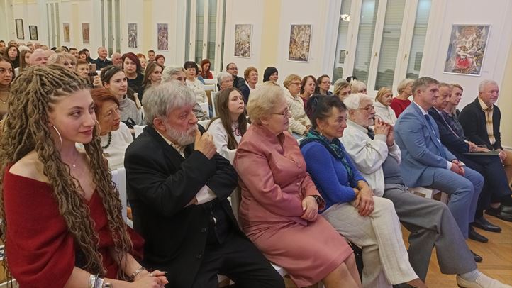 Földessy Péter és unokája jubileumi kiállítása Munkácson - „És lőn este, és lőn reggel” Fotó: Kárpátinfó/ Kovács Erzsébet