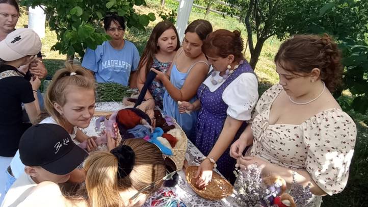 Nagycsaládos kirándulás a levendulamezőn 