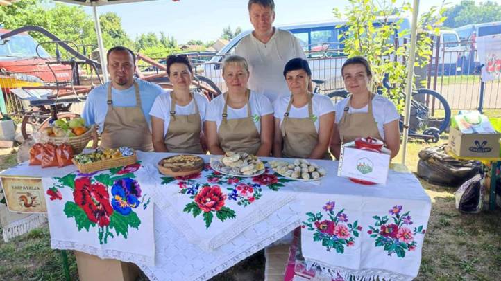 Kárpátaljai résztvevők a Felvidéken megrendezett kakaspörköltfőző versenyen - Ezüstérmes a Pro Agri gazdaasszony tagozatának csapata