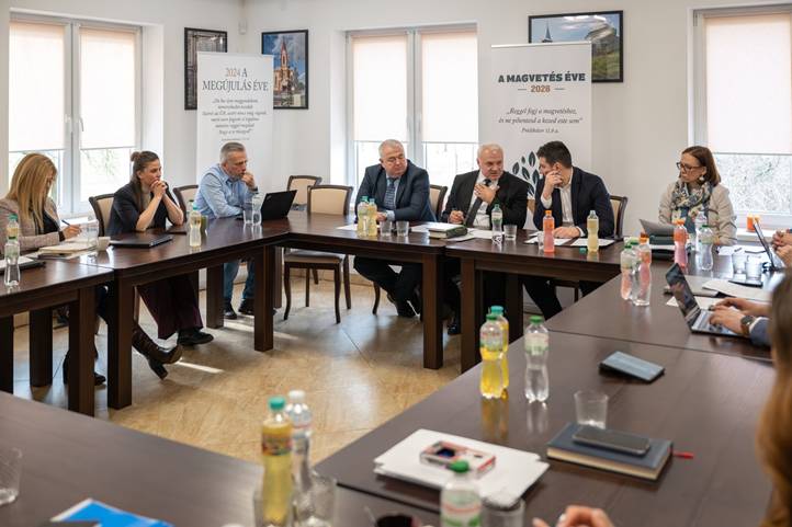 A kárpátaljai reformátusoknál járt a Zsinati Hivatal küldöttsége. Fotó: Somorjai Balázs