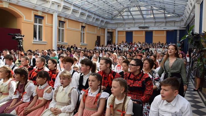 „Szól a fülemüle” népzenei és néptánc tehetségkutató, tizenegyedszer - „Járjad, lábam…” Fotó: Kárpátinfó/  Kovács Elemér