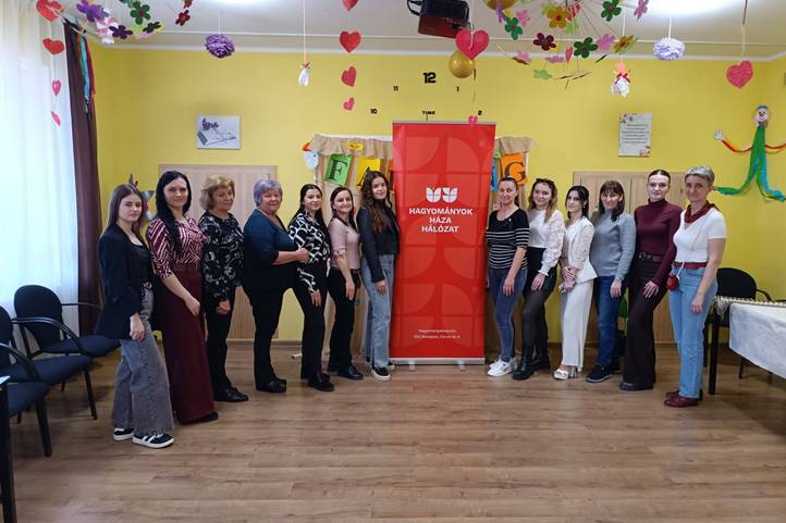 Kézműves képzési nap Tiszaágteleken óvodapedagógusok számára - Kézügyesség, kreativitás, hagyományismeret