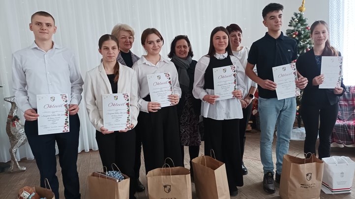 Adventi szavalóverseny Beregszászban - Hit, remény, szeretet. Fotó: Kárpátinfó/ Kovács Erzsébet