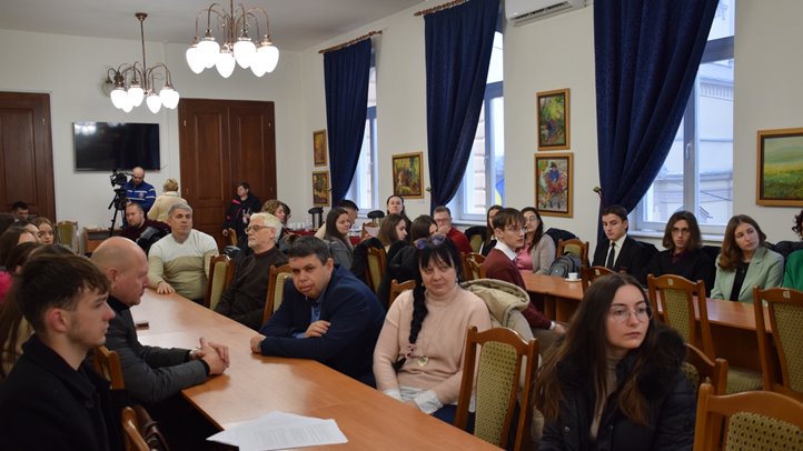 Felvételi vizsgát tettek a Zrínyi Ilona Kárpátaljai Magyar Szakkollégiumba jelentkezők - Idén harmincketten vállalták a megmérettetést