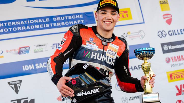 Berúgta az IDM ajtaját Görbe Soma, aki az első pole pozíció után az első futamgyőzelmét is megszerezte. Fotó: Racing Passion Photography - Damon Teerink