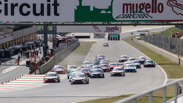 Nagyon közel volt a dobogóhoz Losonczy Levente Mugellóban. Fotó: AL Motorsport Photography