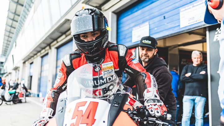 Kovács Bálint kiköszörülné a tavalyi csorbát, Görbe Soma célkeresztjében már a bajnoki cím. Fotó: Racing Passion Photography - Damon Teerink