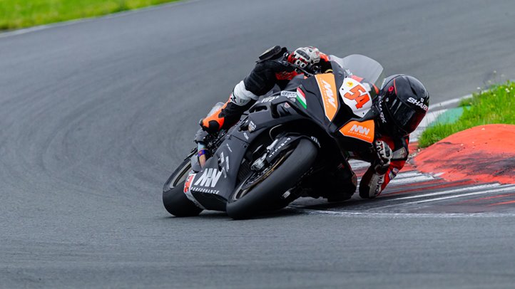 Kovács Bálint kiköszörülné a tavalyi csorbát, Görbe Soma célkeresztjében már a bajnoki cím. Fotó: Racing Passion Photography - Damon Teerink