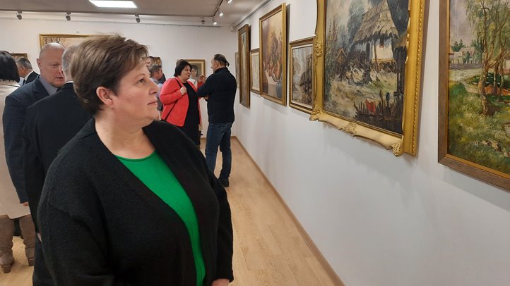 Kutlán István festményeiből nyílt kiállítás a beregszászi konzulátuson - A Tisza festője