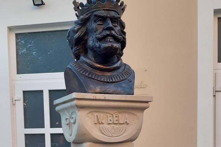 Kenyérszentelés és szoboravatás Beregszászban - A legnehezebb időben is lehet jövőt teremteni