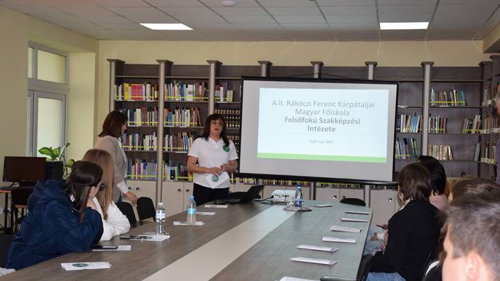 Nyílt nap a Felsőfokú Szakképzési Intézetben - Erős alap, biztos jövő! Fotó: Kárpátinfó/ Kovács Erzsébet