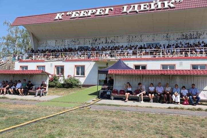 Több min ötszáz fiatal dicsőítette együtt Istent Beregszászban - Újra Lendületben a kárpátaljai református ifjúság. Fotó: Molnár Máté