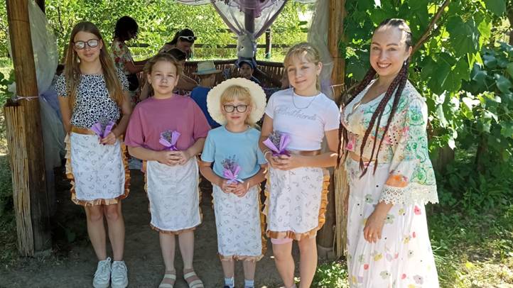 Nagycsaládos kirándulás a levendulamezőn 