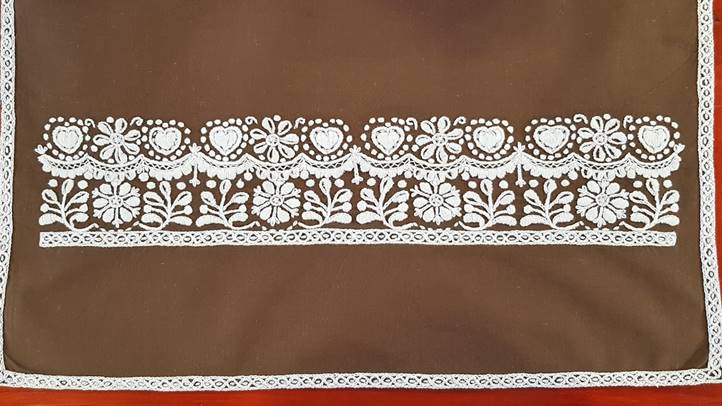 Hímezés hámozás nélkül - Negyvenórás tanfolyam a Vajdaságban. Fotó: Hagyományok Háza Hálózat