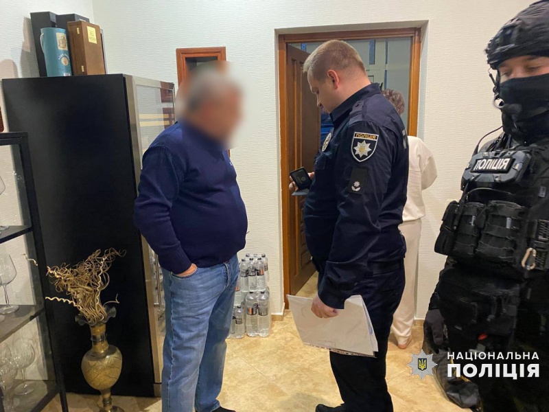 Tízmillió dollárt lopott a Védelmi Minisztérium tanácsadója volt parlamenti képviselő bűntársával egyenruha-beszerzésen