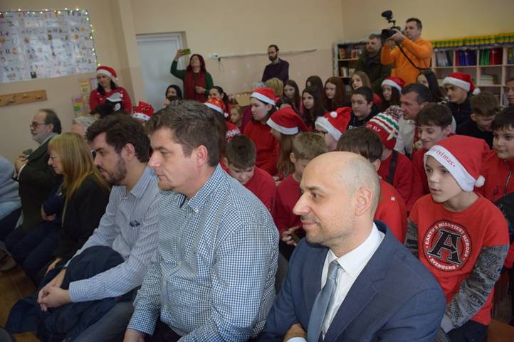 Kárpátalján járt a Nemzetstratégiai Kutatóintézet Mikulása - Ünnep a hétköznapokban