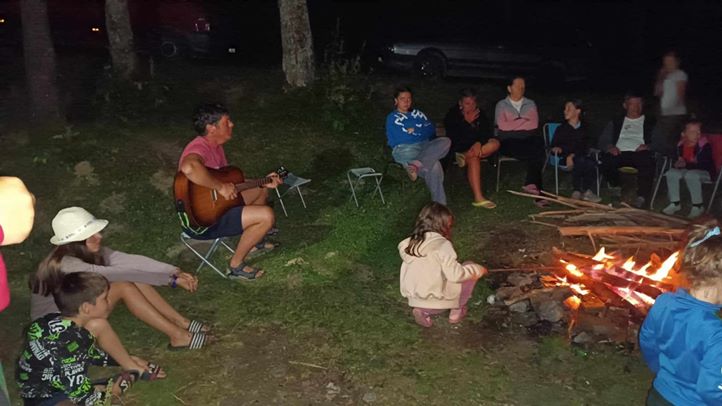 Újabb élménygazdag programon a nagycsaládosok - Sátorozás a Talabor partján