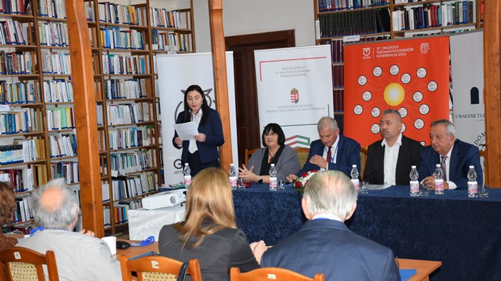 XXI. Fiatal Kárpátaljai Magyar Kutatók Konferenciája a Rákóczi Főiskolán -Tudományos tanácsadás a társadalom szolgálatában. Fotó: Kovács Erzsébet