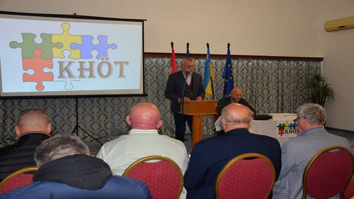 Tisztújító KHÖT-közgyűlés a Helikonban - Önkormányzatok – nehezített körülmények között. Fotó: Kárpátinfó/ Kovács Erzsébet