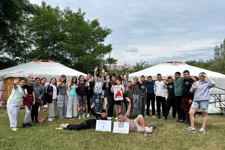 Lovastáborban a nagycsaládosok  - Nyeregbe, gyerek!