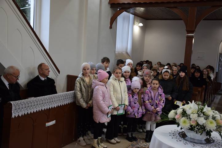 Hálaadó istentisztelet a megújult kisbégányi református templomban - „Mindeddig megsegített minket az Úr”. Fotó: Kárpátinfó/ Marton Erzsébet
