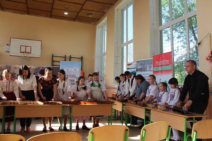 Kárpátaljai citerások találkozója, másodszor - Örömzenélés Sárosorosziban