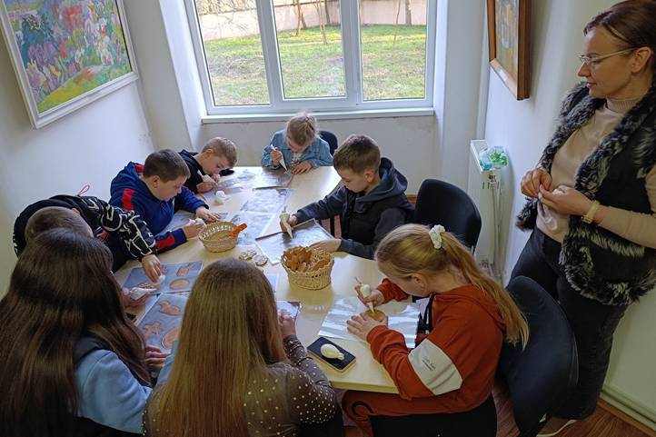 Húsvétváró kézműves alkalmak a KMNE szervezésében - Hagyomány és közösség 