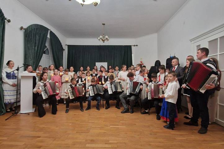 Karácsonyi koncertek a Tulipán Tanoda alapfokú művészeti iskoláiban